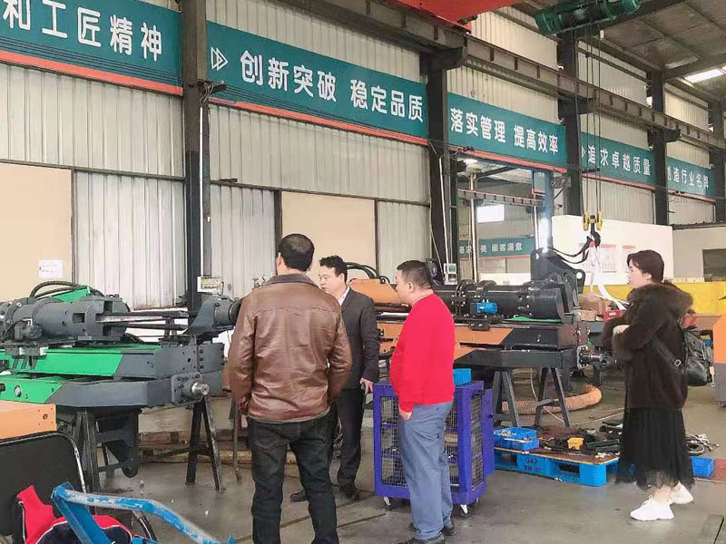 機(jī)載式巖石劈裂機(jī)一開能產(chǎn)多少方？