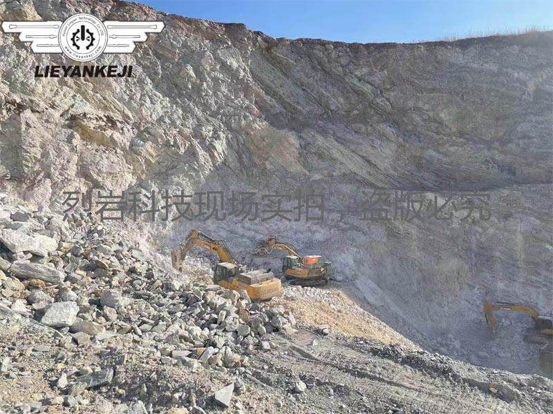 機載式液壓劈裂機在湖北應(yīng)用于礦山開采